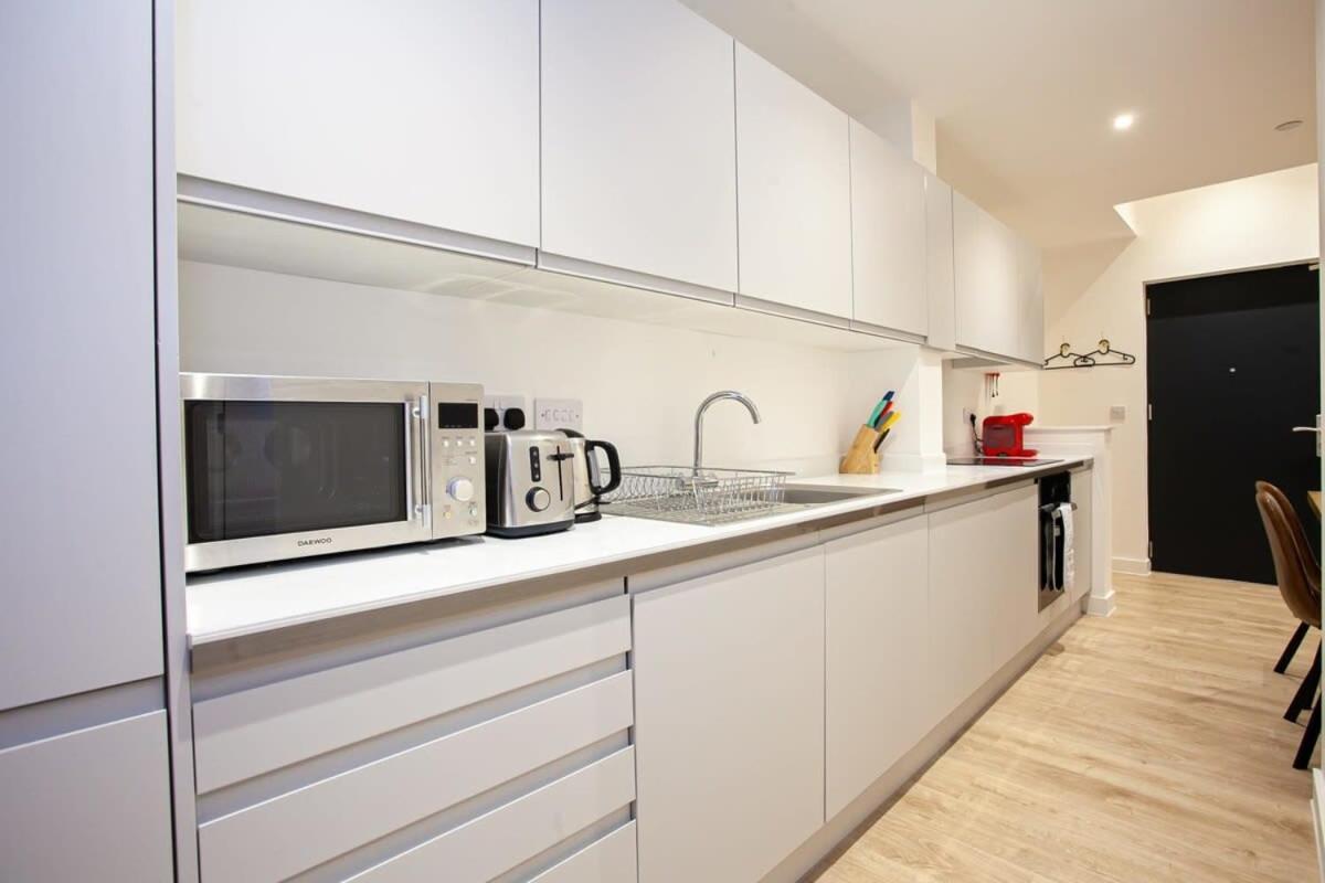 Super 2 Bed Apartment Close To Victoria Station Manchester Eksteriør bilde