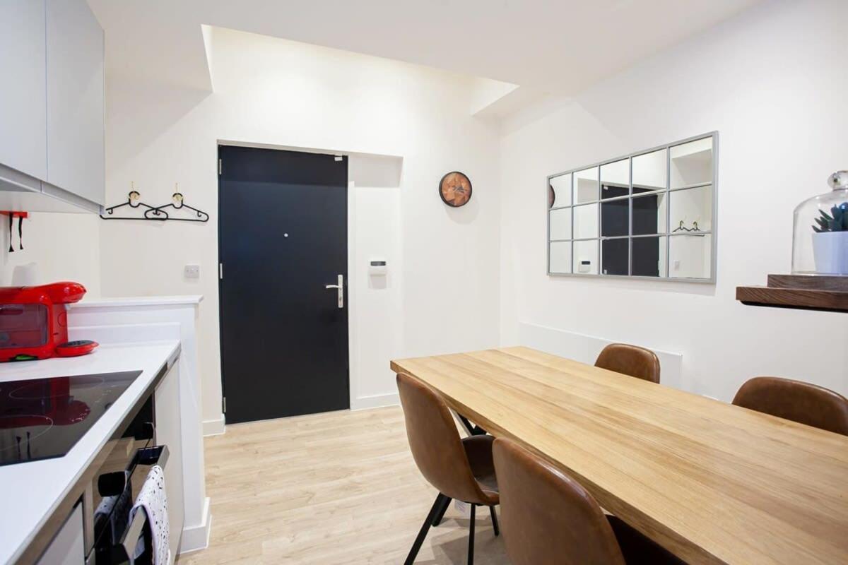 Super 2 Bed Apartment Close To Victoria Station Manchester Eksteriør bilde